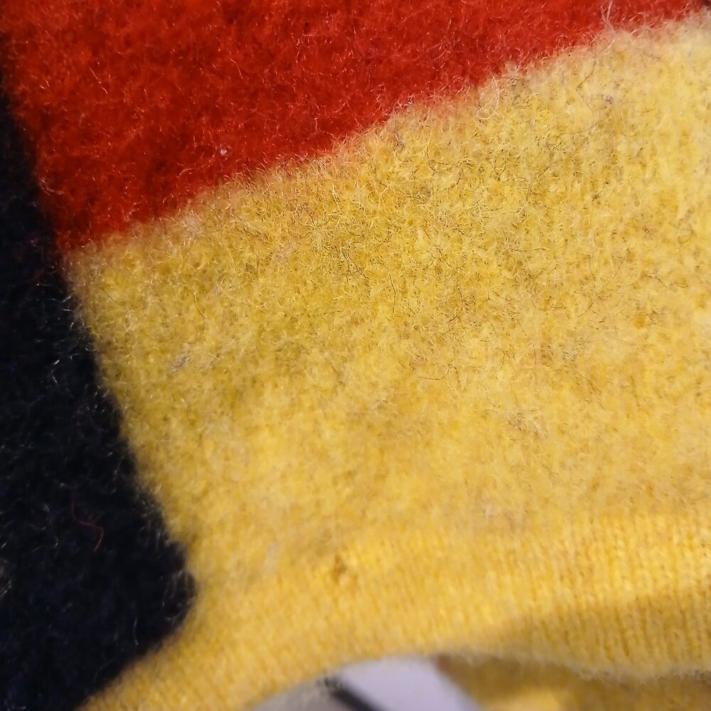 *Rare* Vintage United Colors of Benetton Wool Sweater - Picture 7 of 10